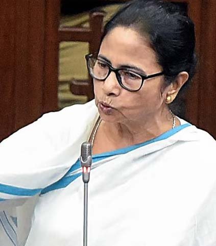 எஸ்.ஐ.ஆரில் பெயரை நீக்கினால் சமையல்  பாத்திரங்களுடன் போராட பெண்கள் தயார் - மம்தா ஆவேசம்